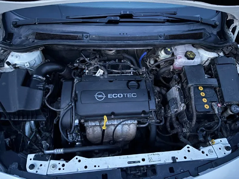 Продам opel astra j gtc p-j/sw 2012 года пробег 196 т. км. автомобиль в хорошем-бережном состоянии, масла и расходники меняли своевременно, масло заливаю исключительно ravenol 5w40. предоставлю всё, что менял, за время владения ею. машина полностью зашумлена, также есть возможность подключения сабвуфера. кузов в отличном состоянии: рыжиков, вздутышей-нет! кондиционер заправлен и работает очень хорошо). была заменена передняя подвеска, колодки, масло в кпп, сальники приводов, все прокладки теплообменника и новый радиатор теплообменника, помпа gates. более детально расскажу, кому интересно. двигатель 1.8 (140 л. с) на механике 5-ти ступке. в 09 месяце сделан хороший выхлоп с раздвоением под диффузор. чехлы, которые были перешиты в ателье под стиль golf gti, родные сиденья в хорошем состоянии. на данный момент на автомобиле стоят 18“ диски с летней низкопрофильной резиной, в комплект отдам зимнюю с профилем выше. автомобиль не был в дтп. по документам всё отлично, штрафов, запретов ничего таког 📞 звоните: +7(959)1505573 - фотография - 9