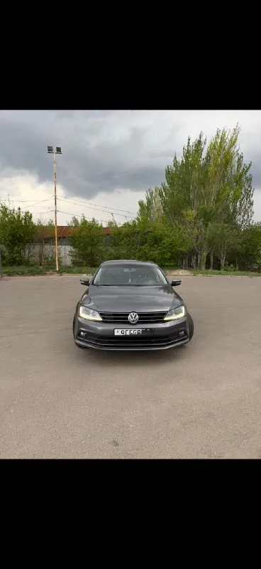 Volkswagen jetta 6 💰1 050 000💰 1.8 tsi 170л. с. 2014г пробег 132 000т. км. отличное состоянии, просто идеал, не дымит, не троит, масло не расходует! коробка автомат, переключает мягко, не хрустит, не гудит, отлично! ходовая вся обслужена, не гремит, не стучит, едет ровно, некуда не ведет! кондиционер холодит 🥶 стеклоподъемники работают салон кожаный, чистый, и ухоженный зимняя резина в комплекте документы чистые, без запретов, без штрафов, любое переоформление, машина стоит на 180 регионе на местном учете… цена 💰1 050 000💰 руб осмотр г. донецк связь +7949-440-47-70 тг есть 📞 звоните: +7(949)4404770 - фотография - 6