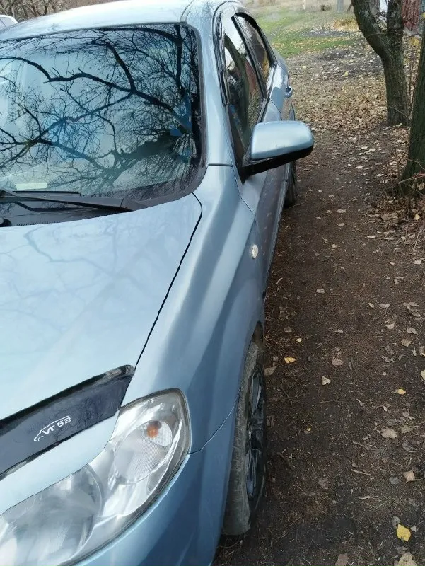 Продажа chevrolet авео т 250, 2008 год, двс 1.6. в хорошем тех. состоянии. комплектации (стеклоподьемники, регулировка зеркал, кондиционер, подогрев заднего стекла, подогрев зеркал заднего вида центральный замок, доводчики, сигнализация. г. горловка. пробег 117 тыс. км. установлено евро 4, вписано в стс. я собственник. комплект зимней резины. цена 600 тыс. рублей. торг у капота тел+79496335078( писать тг. ;max). 📞 звоните: +7(949)6335078 - фотография - 4