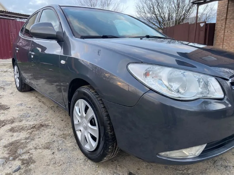 В продаже хундай элантра год 2010 коробка автомат кузов без гнили, и ржавчины отличная комплектация... - фотография