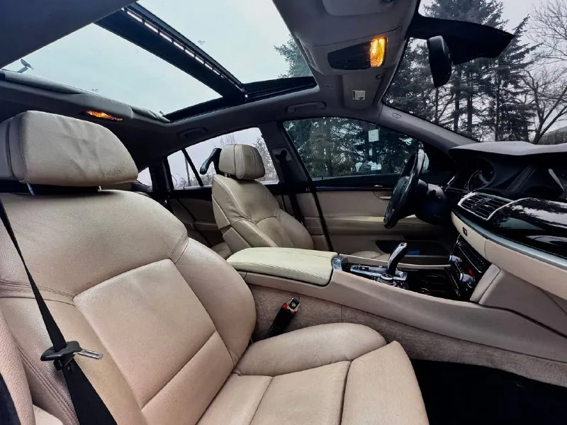 В продаже bmw 5 gt 535i автомобиль имеет очень привлекательный внешний вид, без внимания не остаётся! двигатель 3.0 бензин работает идеально, абсолютно без каких либо проблем ни о каких ошибках и речи быть не может, ходовая также без каких либо звуков, коробка переключает как должна без каких либо затупов и пинков! машина в очень жирной комплектации, есть абсолютно все: доводчики дверей, качественная музыка, электро регулировки всех сидений, подогревы, без рамочные стекла, панорама, датчики света и дождя, помощь при парковке и многое другое! юридически абсолютно чистая машина, рассмотрю ваши предложения на обмен а также возможна продажа в кредит! осмотр донецк цена: 1.580.000₽, торг быстрому покупателю ☎️ +7 (949) 453-80-40 📞 звоните: +7(949)4538040 - фотография - 8