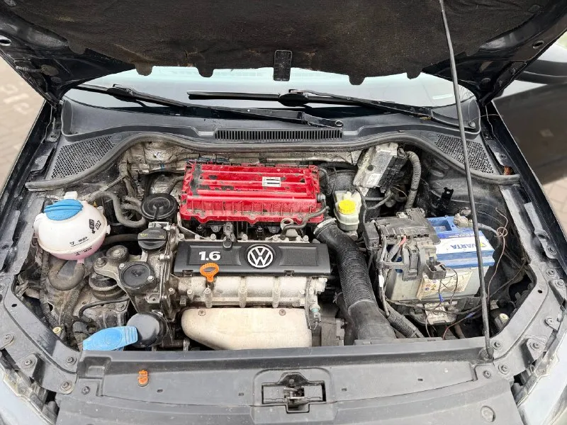 Volkswagen polo 2010г 1.6 авто никаких вложений не требует масло от замены до замены не доливаю дно, пороги, без дыр и гнили все возрастные моменты видно на фото ходовая часть обслужена двс и кпп работает отлично все стекла родные юридически чистое авто помощь в переоформлении цена : 655.000р торг реальному покупателю осмотр г. донецк 📲 +7(949)445-35-30 📲 tg: @ku4eryviy001 📞 звоните: +7(949)4453530 - фотография - 6