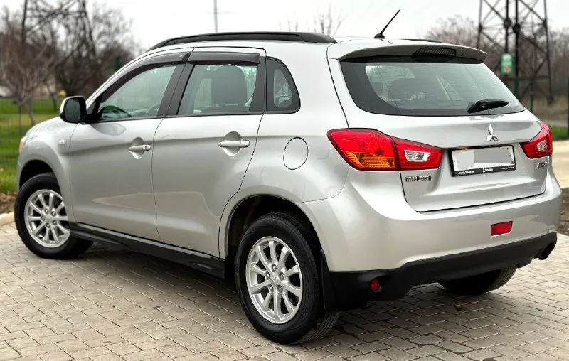 Продам mitsubishi asx рестайлинг, 2014 года выпуска, объём двигателя 1.6 117 л. с, 155.000 пробега, коробка механика(самая надёжная связка в линейке), авто в родном окрасе, без дтп!, 1 хозяин за всё время эксплуатации, автотека ✅. автомобиль в идеальном состоянии как внешне так и техническом состоянии, без вложений от слова совсем!, по кузову рыжиков, и вздутий нет, мотор коробка 5+, машина полностью обслужена от а до я, ходовая часть, масла, фильтра, недавно были обслужены, салон в превосходном виде, работает по авто абсолютно все работает. комплектация: бортовой компьютер, подогрев сидений, кондиционер, электро зеркала, мультимедиа с хорошим звуком, 4 эл-стекподъемника, обогрев заднего стекла, обогрев зеркал, складывание зеркал, складывание сидений, комфортный багажник, имеется абсолютно все для комфортного вождения. очень надёжный японский красовер, комфортабельный и вместительный, по документам чистый, любой вид оформ 📲 tg: grisha 📞 звоните: +7(949)5644736 - фотография - 3