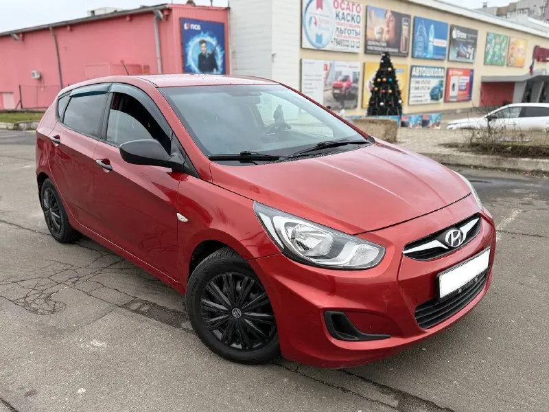 Hyundai solaris 2013 года с бензиновым двигателем 1.4 и автоматической коробкой передач.2 собственни... - фотография