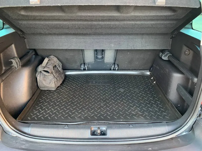 Продам skoda yeti 2013 г. автомобиль в отличном состоянии, абсолютно без вложений. обслуживал своевременно как положено по регламенту! кузов без гнили! мотор 1.2 105 л. с. пробег 225 200 км. по двигателю все идеально, работает очень тихо и ровно, посторонних шумов нет, масло не берет ни грамма! коробка dsg работает плавно без пинков. ходовая часть обслужена, стуки и скрипы отсутствуют! в ходу очень приятный и комфортный автомобиль! по опциям имеется: датчик дождя датчик света парктроник задний круиз-контроль климат-контроль многозонный подогрев сидений, электростеклоподъемники, резина michelin. (лето) также отдам комплект (зима) приятный и просторный салон, без порезов и потертостей! юридически чистый автомобиль. цена 1.100 000 торг у капота!! тел:+79493220515 telegram\whatsapp по этому номеру! - фотография - 10