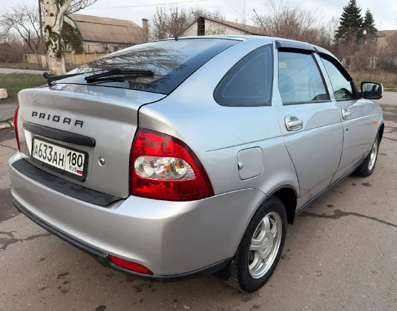 Продам ваз priora! год выпуска 2011! авто в очень хорошем состоянии! работает идеально! коробка в порядке! ходовая часть вся новая! в техническом плане авто без вложений! дно пороги абсолютно целые! стаканы заводские! авто в дтп не участвовала! все стёкла заводские! авто в шумоизаляции! зимняя резина! сидение приора 2! гур, стеклоподъемники, подогревы, центральный замок, сигнализация starline с автозапуском! продажа с полным переоформлением! осмотр город енакиево! цена 355 торг у капота! +79496389558 📲 tg: @melexa7777 📞 звоните: +7(949)6389558 - фотография - 3