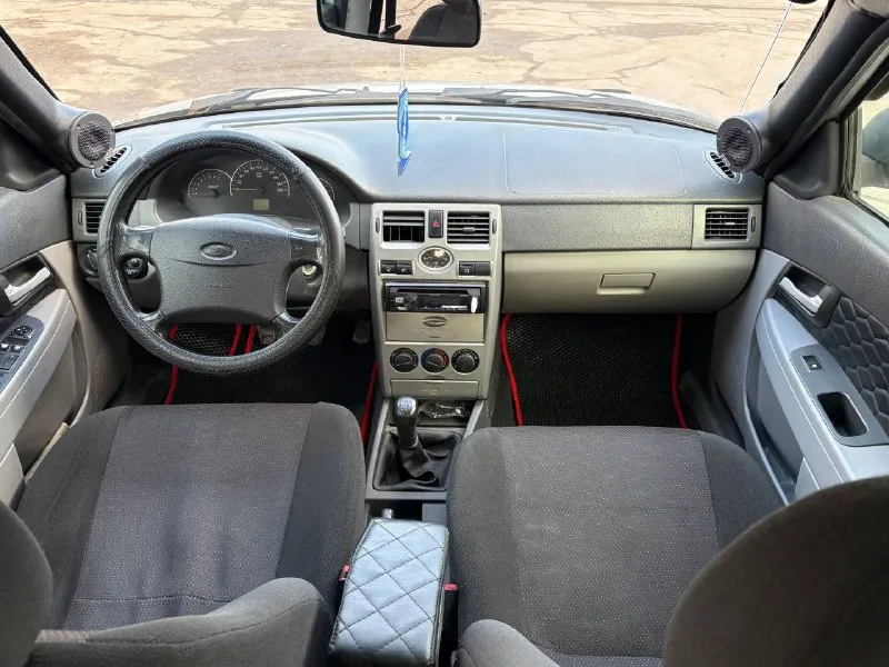 Продам ваз priora! год выпуска 2011! авто в очень хорошем состоянии! работает идеально! коробка в порядке! ходовая часть вся новая! в техническом плане авто без вложений! дно пороги абсолютно целые! стаканы заводские! авто в дтп не участвовала! все стёкла заводские! авто в шумоизаляции! зимняя резина! сидение приора 2! гур, стеклоподъемники, подогревы, центральный замок, сигнализация starline с автозапуском! продажа с полным переоформлением! осмотр город енакиево! цена 355 торг у капота! +79496389558 📲 tg: @melexa7777 📞 звоните: +7(949)6389558 - фотография - 5