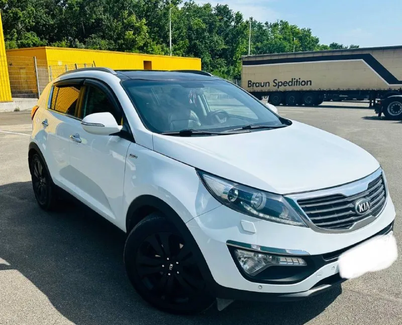 Продам свое авто kia sportage 2013 года, 181 000 км. ат 2.0, полный привод, комплектация максимальна... - фотография