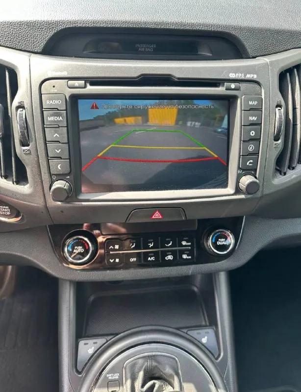 Продам свое авто kia sportage 2013 года, 181 000 км. ат 2.0, полный привод, комплектация максимальная- premium. обслуживается у официального дилера. авто в достойном состоянии. птс оригинал. два комплекта резины на дисках, лето r18, зима r17. цена 1500000 рос. руб. возможен небольшой торг. +79892397094 ( мессенджер) территориально нахожусь в новороссийске. бываю в макеевке. телефон для связи +79493089706. 📲 tg: @irina_rudakova91 📞 звоните: +7(949)3089706 - фотография - 9