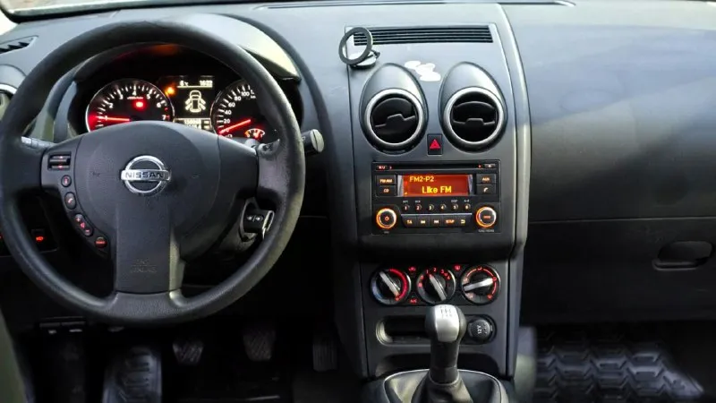 Продаю автомобиль nissan qashqai 2013 года. без дтп родной пробег 155000. птс оригинал. остекление всё заводское. мотор цепной 1,6 механика. два комплекта ключей. то проходила во время по регламенту. салон чистый ухоженный. по кузову как на фото гнили ржавчины нет. осмотр г. донецк звонить по номеру телефона +79496167298 или пишите в телеграмм если нет связи. цена 1000000 продажа с полным переоформлением. юридически чист. - фотография - 7