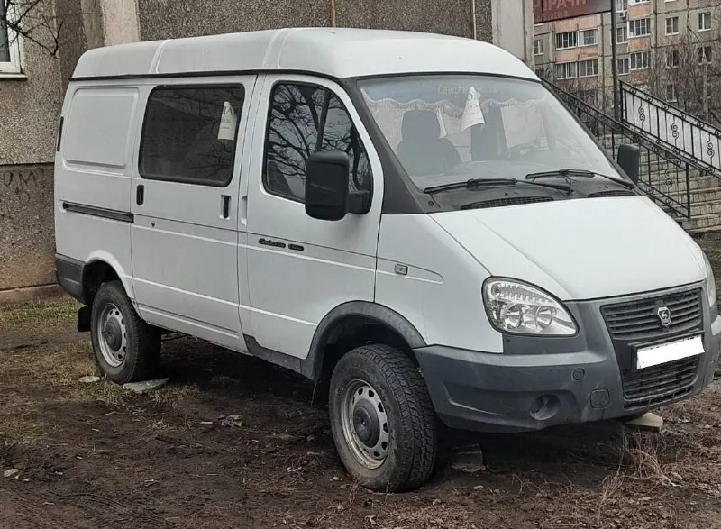 Продаётся газ соболь 27527 (грузопассажирский), 2020 г. в., 7-местный. • багажное отделение 3,4 м³ • двигатель cummins isf 2.8, экономичный дизель (расход за городом 7,6 л/100 км) • подключаемый полный привод • люк, круиз-контроль, бортовой компьютер • центральный замок, webasto • магнитола, система gps/глонасс-слежения • фаркоп • почти новый аккумулятор • пробег 50 тыс. км • один собственник, автомобиль в отличном техническом состоянии, не требует вложений цена 1 650 000 руб. , торг возможен только у автомобиля. возможна продажа с ндс. звонить на номер +79495563952 - фотография - 2