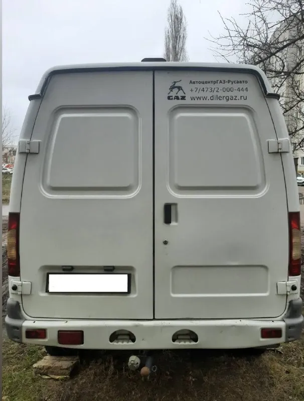 Продаётся газ соболь 27527 (грузопассажирский), 2020 г. в., 7-местный. • багажное отделение 3,4 м³ • двигатель cummins isf 2.8, экономичный дизель (расход за городом 7,6 л/100 км) • подключаемый полный привод • люк, круиз-контроль, бортовой компьютер • центральный замок, webasto • магнитола, система gps/глонасс-слежения • фаркоп • почти новый аккумулятор • пробег 50 тыс. км • один собственник, автомобиль в отличном техническом состоянии, не требует вложений цена 1 650 000 руб. , торг возможен только у автомобиля. возможна продажа с ндс. звонить на номер +79495563952 - фотография - 4