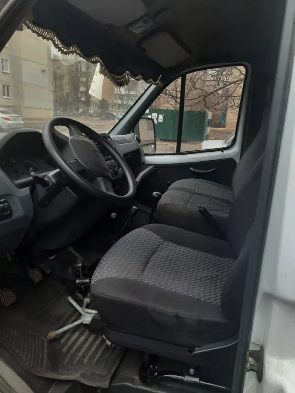 Продаётся газ соболь 27527 (грузопассажирский), 2020 г. в., 7-местный. • багажное отделение 3,4 м³ • двигатель cummins isf 2.8, экономичный дизель (расход за городом 7,6 л/100 км) • подключаемый полный привод • люк, круиз-контроль, бортовой компьютер • центральный замок, webasto • магнитола, система gps/глонасс-слежения • фаркоп • почти новый аккумулятор • пробег 50 тыс. км • один собственник, автомобиль в отличном техническом состоянии, не требует вложений цена 1 650 000 руб. , торг возможен только у автомобиля. возможна продажа с ндс. звонить на номер +79495563952 - фотография - 8