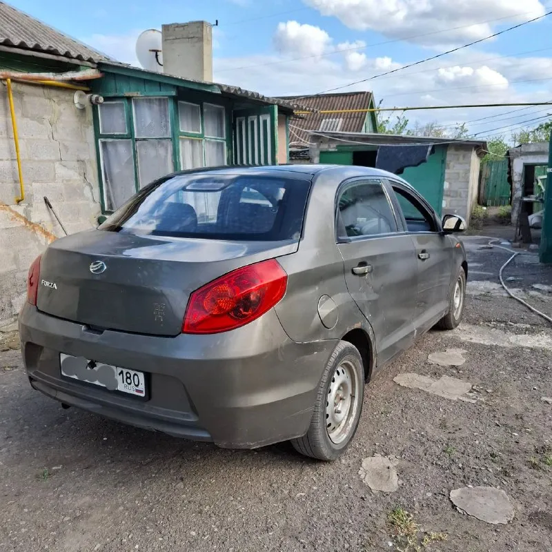 Авто в хорошем состоянии. пробег настоящий. двигатель 16-клапанный. аbs, передний привод. только бензин. новая 5 ст. коробка. новый аккумулятор, новое сцепление. в дтп не был. все расходники поменяны. кондиционер заправлен. просторный салон, большой вместительный багажник. расход по городу 6-7 литррв. есть ньюансы по кузову(видно на фото). камера заднего вида. продажа в связи с покупкой нового автомобиля. цена 250.000р +79497083931 - фотография - 4