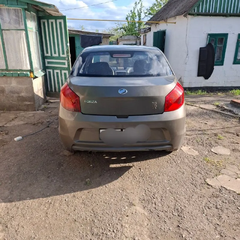 Авто в хорошем состоянии. пробег настоящий. двигатель 16-клапанный. аbs, передний привод. только бензин. новая 5 ст. коробка. новый аккумулятор, новое сцепление. в дтп не был. все расходники поменяны. кондиционер заправлен. просторный салон, большой вместительный багажник. расход по городу 6-7 литррв. есть ньюансы по кузову(видно на фото). камера заднего вида. продажа в связи с покупкой нового автомобиля. цена 250.000р +79497083931 - фотография - 7