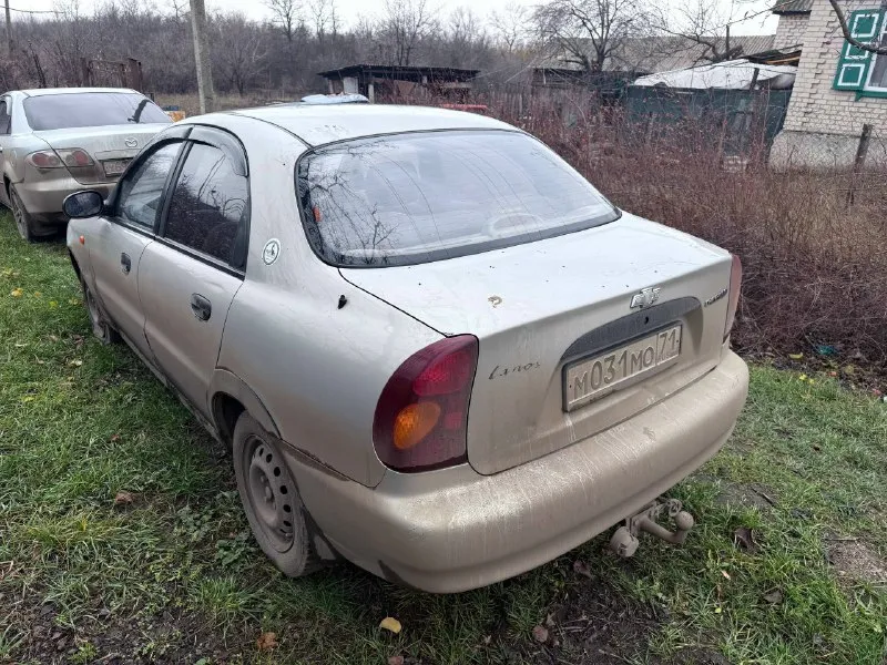 Продается chevrolet lanos! цена: 130 000 рублей. торг описание: - кузов: в целом неплохое состояние, есть небольшие царапины и вмятины. - ходовка: требует небольшого внимания, есть некоторые моменты, которые нужно подправить, но в общем работает вполне нормально. - двигатель: в рабочем состоянии, не дымит не троит, расход топлива около 8л/100 км стоит газ. машина подойдет для повседневных поездок, неплохой вариант для тех, кто ищет бюджетный автомобиль. при желании, можно сделать косметические улучшения и немного поработать над ходовой частью. звоните, буду рад ответить на вопросы и обсудить детали!+79493929700 📞 звоните: +7(949)3929700 - фотография - 5