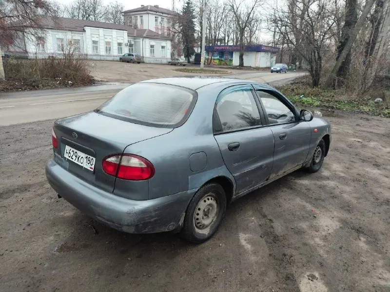 Продам заз ланос 2009 года выпуска, на ходу, на газу, состояние кузова видно на фото, днище, лонжероны, и стаканы целые, двигатель и коробка работают хорошо, по электрике все работает, комплектация гидроусилитель руля, кондиционер и передние стеклоподъёмники (все работает), на машине установлен газ евро4, стоит музыка, зимняя резина, по документам постоянный местный учёт, я хозяин, цена 153.000руб, машина находится в донецке в кировском районе, остальные вопросы по телефону +79494327232 📞 звоните: +7(949)4327232 - фотография - 4