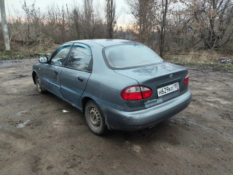 Продам заз ланос 2009 года выпуска, на ходу, на газу, состояние кузова видно на фото, днище, лонжероны, и стаканы целые, двигатель и коробка работают хорошо, по электрике все работает, комплектация гидроусилитель руля, кондиционер и передние стеклоподъёмники (все работает), на машине установлен газ евро4, стоит музыка, зимняя резина, по документам постоянный местный учёт, я хозяин, цена 153.000руб, машина находится в донецке в кировском районе, остальные вопросы по телефону +79494327232 📞 звоните: +7(949)4327232 - фотография - 5