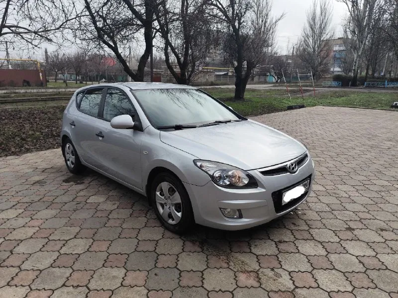 В продаже надёжный кореец - hyundai i30 2010 г. пробег: 50 тыс. км двигатель 1.6 бензин. трансмиссия... - фотография