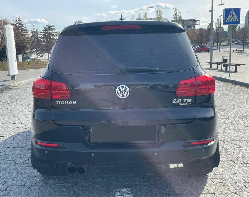 Volkswagen tiguan - год 2012 - двигатель / бензин - объём 2.0 4motion - кпп / автомат aisin - пробег 163.000км - датчик дождя - датчик света - подогрев сидений - парктроники - климат контроль 3-х зонный - монитор aux/bt/usb/navigation - камера заднего вида - навигация - auto-hold - электрический ручник - эл пакет - эл привод сидений - эл зеркала - эл стеклоподъемники все 4 - авто складывание зеркал - диски r18 на новой летней резине + зима r18🎁 - два ключа и сервисная книжка автомобиль в хорошем состоянии всё имеется для комфотрной езды покупкой будете довольны!! двигатель коробка и ходовая часть без нареканий и без посторонних шумов все работает в штатном режиме так как и должно работать салон чистый не прокуренный два комплекта ключей сервисная книжка хорошая новая резина r18 на дисках документы кристально чистые штрафов запретов и каких либо ограничений нету переоформление в мрэо полное сопровождение сделки до конца все остальные вопросы по телефону! +79494241005 цена 1.240.000₽ реальному клиенту торг! - фотография - 3