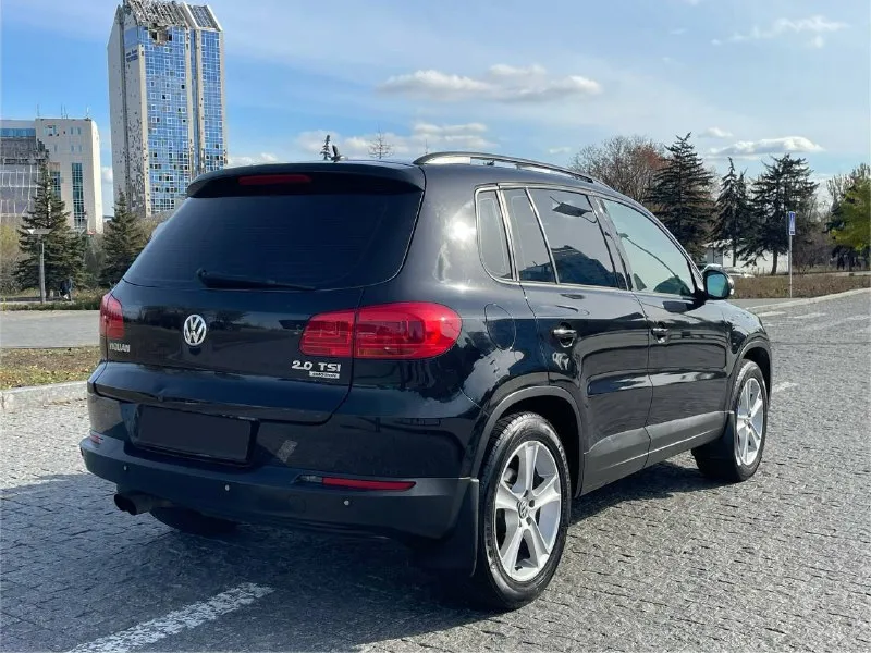 Volkswagen tiguan - год 2012 - двигатель / бензин - объём 2.0 4motion - кпп / автомат aisin - пробег 163.000км - датчик дождя - датчик света - подогрев сидений - парктроники - климат контроль 3-х зонный - монитор aux/bt/usb/navigation - камера заднего вида - навигация - auto-hold - электрический ручник - эл пакет - эл привод сидений - эл зеркала - эл стеклоподъемники все 4 - авто складывание зеркал - диски r18 на новой летней резине + зима r18🎁 - два ключа и сервисная книжка автомобиль в хорошем состоянии всё имеется для комфотрной езды покупкой будете довольны!! двигатель коробка и ходовая часть без нареканий и без посторонних шумов все работает в штатном режиме так как и должно работать салон чистый не прокуренный два комплекта ключей сервисная книжка хорошая новая резина r18 на дисках документы кристально чистые штрафов запретов и каких либо ограничений нету переоформление в мрэо полное сопровождение сделки до конца все остальные вопросы по телефону! +79494241005 цена 1.240.000₽ реальному клиенту торг! - фотография - 4
