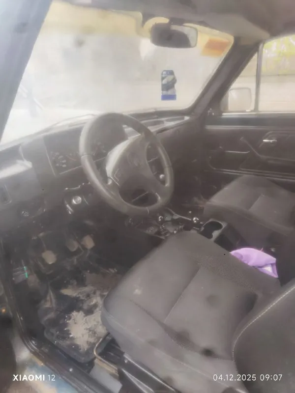 Продам авто 97 года, инжектор, гидро усилитель руля, луфтована без вложений, двигатель, ходовая, раздатка, коробка передач в хорошем состоянии, документы чистые, гнили нет, цена 355 + торг уместен звоните 24/7 доставка+79259572411 - фотография - 8