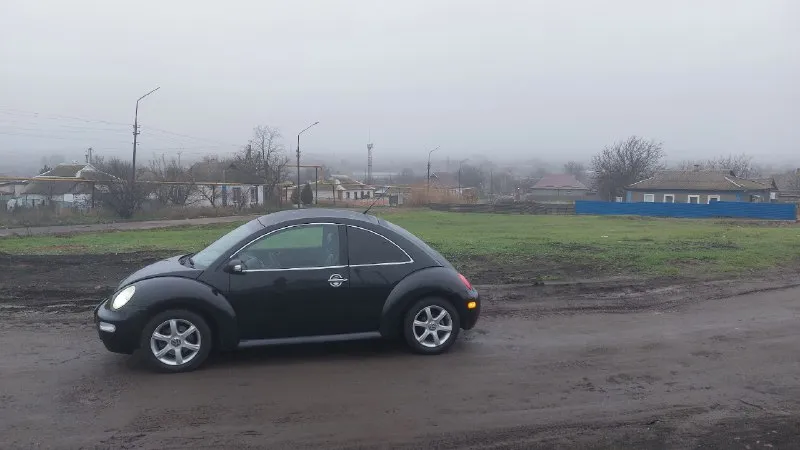 Продаётся авто в достойном состояние ! полностью обслужен !!! цена 700 т. р. хороший торг будет реальному покупателю !!! находиться в старобешево. +79493767984 в ваз. volkswagen вееtlе 2004 года пробег 131 км. коробка автомат. 2 л. в комплекте резина хорошая зима -лета. !!! 📞 звоните: +7(949)3767984 - фотография - 3