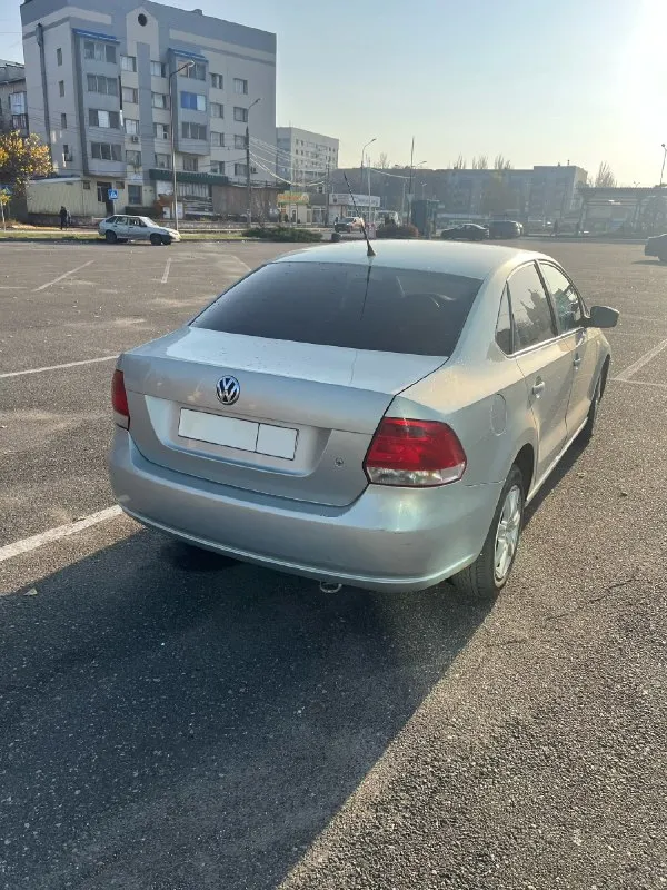 Volkswagen polo •год - 2010 • - 1,6 бензин ( 105 л. с ) •коробка - автомат по технике хороший, всё работает, кондиционер работает, коробка не пинает. по кузову выглядит опрятно. резина - стоит хорошая зима. 2 ключа. не такси и не каршеринг. 4 собственника. донецк цена 720т. р. (небольшой торг) +79493345010 📞 звоните: +7(949)3345010 - фотография - 5