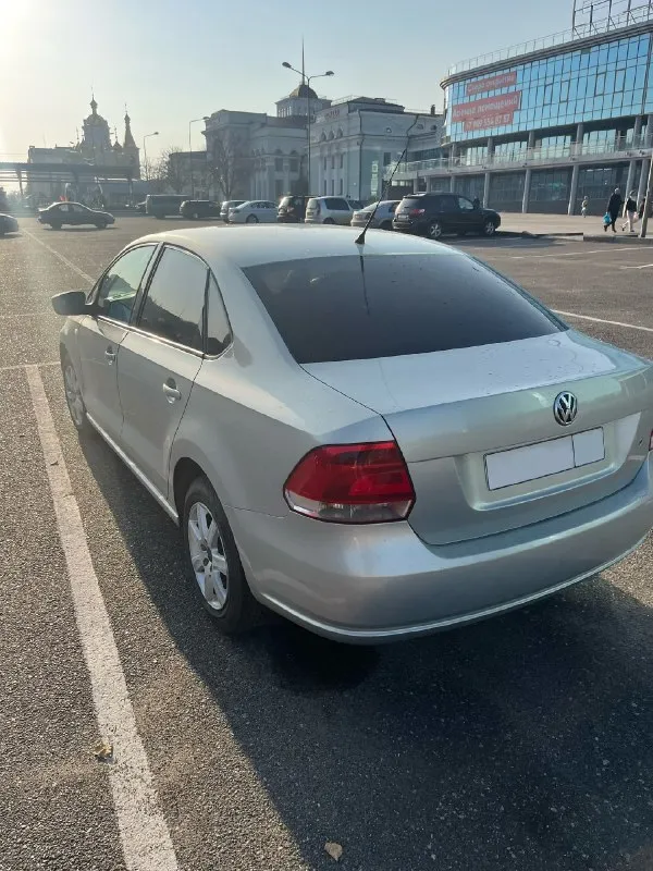 Volkswagen polo •год - 2010 • - 1,6 бензин ( 105 л. с ) •коробка - автомат по технике хороший, всё работает, кондиционер работает, коробка не пинает. по кузову выглядит опрятно. резина - стоит хорошая зима. 2 ключа. не такси и не каршеринг. 4 собственника. донецк цена 720т. р. (небольшой торг) +79493345010 📞 звоните: +7(949)3345010 - фотография - 6