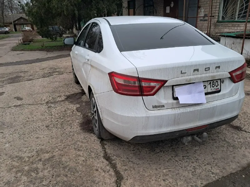 Продам весту 2016г. в. 1.6 газ бензин. дата первой регистрации 04.2017 машина в хорошем состоянии. второй хозяин по птс. комплектация люкс: парктроник, камера заднего вида, мультимедиа, подогрев сидений, лобового стекла. датчик света, датчик дождя, круиз контроль, кондиционер, сигнализация с автозапуском, работает каждая кнопочка. машина не затяганая, салон чистый. недавно заменили ремень грм, помпу, свечи, колодки перед, зад. двигатель 129 с проточкой под клапана. не троит не дымит. коробка не выбивает. ходовая не стучит не гремит. 900 км назад заменено масло. масло лил любекс 5w30 дополнительно установлен фаркоп и газ евро4 с регистрацией в мрэо продажа в связи с покупкой новой машины. от машине не избавляемся. за машину не стыдно. цена 810 000 р. торг реальному покупателю приветствуется, но только при осмотре машины. осмотр пгт. новый свет. на смотрины не езжу. полное переоформление. номер для связи +79497248823 сергей. комментарии не читаю, не отвечаю. просили выложит 📞 звоните: +7(949)7248823 - фотография - 2