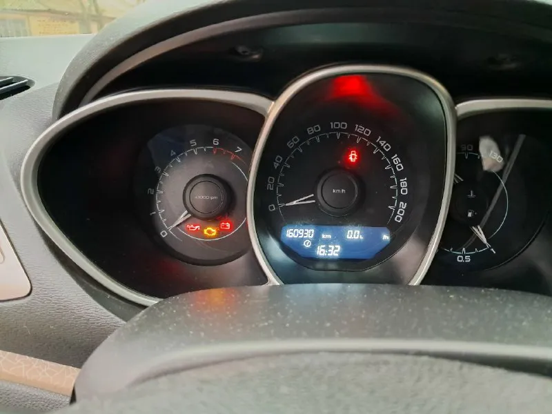 Продам весту 2016г. в. 1.6 газ бензин. дата первой регистрации 04.2017 машина в хорошем состоянии. второй хозяин по птс. комплектация люкс: парктроник, камера заднего вида, мультимедиа, подогрев сидений, лобового стекла. датчик света, датчик дождя, круиз контроль, кондиционер, сигнализация с автозапуском, работает каждая кнопочка. машина не затяганая, салон чистый. недавно заменили ремень грм, помпу, свечи, колодки перед, зад. двигатель 129 с проточкой под клапана. не троит не дымит. коробка не выбивает. ходовая не стучит не гремит. 900 км назад заменено масло. масло лил любекс 5w30 дополнительно установлен фаркоп и газ евро4 с регистрацией в мрэо продажа в связи с покупкой новой машины. от машине не избавляемся. за машину не стыдно. цена 810 000 р. торг реальному покупателю приветствуется, но только при осмотре машины. осмотр пгт. новый свет. на смотрины не езжу. полное переоформление. номер для связи +79497248823 сергей. комментарии не читаю, не отвечаю. просили выложит 📞 звоните: +7(949)7248823 - фотография - 5