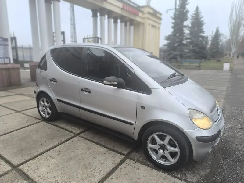 Продам mercedes бенц а160.обьем 1.6 бензин. коробка механика.2004 года. пробег 156т. авто в хорошем состоянии, пройдено то. без дтп. одна собственница. автотека чистая. хорошая комплектация:стеклоподьемники, гур, кондиционер, подогрев сидений, электрорег. зеркал, ц. замок. сервисная книга. цена 390т. торг (символический)осмотр г. стаханов +79591719271 📞 звоните: +7(959)1719271 - фотография - 4