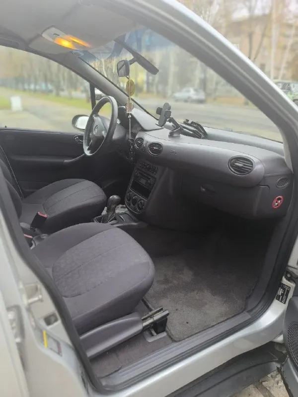 Продам mercedes бенц а160.обьем 1.6 бензин. коробка механика.2004 года. пробег 156т. авто в хорошем состоянии, пройдено то. без дтп. одна собственница. автотека чистая. хорошая комплектация:стеклоподьемники, гур, кондиционер, подогрев сидений, электрорег. зеркал, ц. замок. сервисная книга. цена 390т. торг (символический)осмотр г. стаханов +79591719271 📞 звоните: +7(959)1719271 - фотография - 8