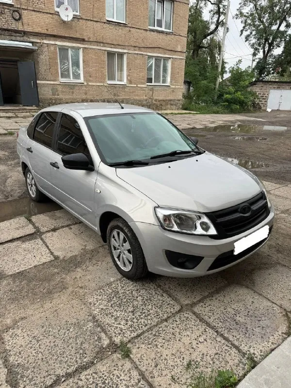 Продам lada granta 2016г цена 400тр пробег 250 000 кондиционер подогрев передних сидений установлено гбо автомобиль ухожен, технически исправен, обслужен полностью ( сел поехал ) на российском учете все вопросы в лс территориально в волновахе - фотография - 5