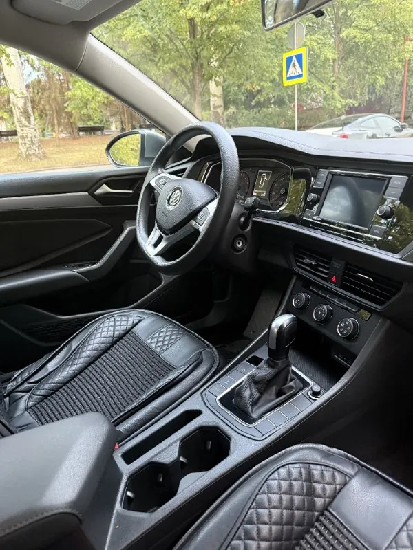 Volkswagen jetta 7 рестайлинг 2021 год (9й месяц) 1.4 (150 л. с.) пробег : 96,000 км. автомат aisin 8 ступенчатый. адаптивный круиз-контроль система экстренного торможения контроль слепых зон камера заднего вида сенсорная мультимедиа (android auto / apple carplay) однозонный климат подогревы, датчики дождя и света светодиодная оптика машина в отличном состоянии — ухожена, вовремя обслуживалась, вложений не требует. цена: 1 750 000 ₽ +79495043729 📲 tg: @dedwod 📞 звоните: +7(949)5043729 - фотография - 3