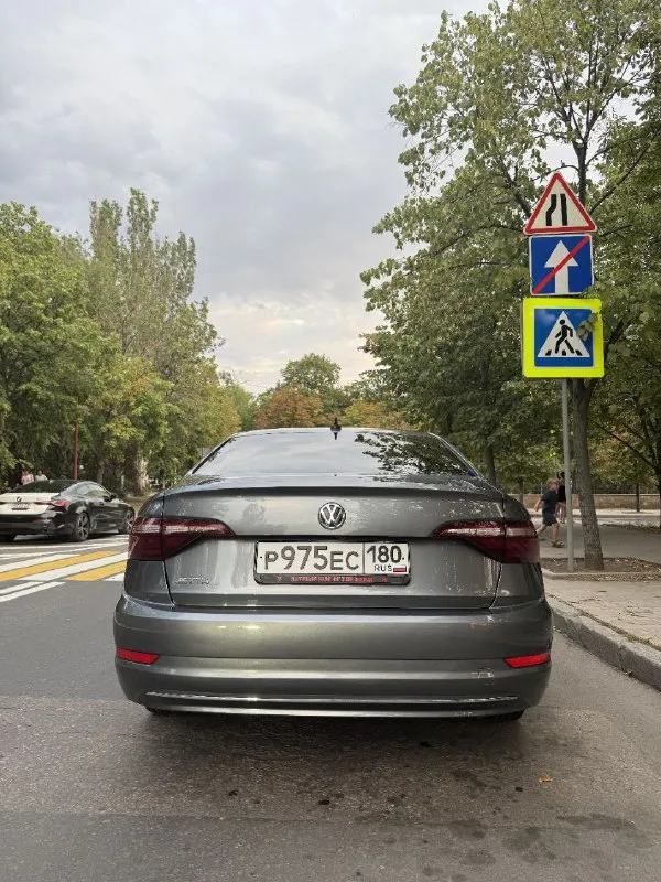 Volkswagen jetta 7 рестайлинг 2021 год (9й месяц) 1.4 (150 л. с.) пробег : 96,000 км. автомат aisin 8 ступенчатый. адаптивный круиз-контроль система экстренного торможения контроль слепых зон камера заднего вида сенсорная мультимедиа (android auto / apple carplay) однозонный климат подогревы, датчики дождя и света светодиодная оптика машина в отличном состоянии — ухожена, вовремя обслуживалась, вложений не требует. цена: 1 750 000 ₽ +79495043729 📲 tg: @dedwod 📞 звоните: +7(949)5043729 - фотография - 5