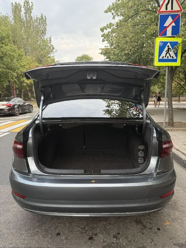 Volkswagen jetta 7 рестайлинг 2021 год (9й месяц) 1.4 (150 л. с.) пробег : 96,000 км. автомат aisin 8 ступенчатый. адаптивный круиз-контроль система экстренного торможения контроль слепых зон камера заднего вида сенсорная мультимедиа (android auto / apple carplay) однозонный климат подогревы, датчики дождя и света светодиодная оптика машина в отличном состоянии — ухожена, вовремя обслуживалась, вложений не требует. цена: 1 750 000 ₽ +79495043729 📲 tg: @dedwod 📞 звоните: +7(949)5043729 - фотография - 7