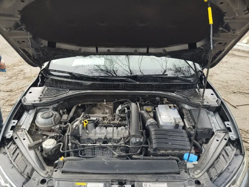 Продам в отличном состоянии всеми любимый, надёжный, технологичный, комфортный и абсолютной беспроблемный авто. лидер продажи и просто бестселлер - volkswagen jetta 7. описание: volkswagen jetta7, дата изготовления 2019 год/ 7 месяц. 📍пробег: 69999км ⚙️ двигатель: 1.4 tsi, 150 л. с., турбо 📀коробка: автомат (8-ступ. aisin) комплектация: • кожаный салон • панорамный люк • бесключевой доступ • круиз-контроль • система предупреждения о фронтальном столкновении • автоматическое экстренное торможение •система start-stop • контроль слепых зон • помощь при выезде с парковки задним ходом • система контроля давления в шинах дополнительно: • полностью русифицирована • 3 ключа. • полностью обслужена, 5 т. км. назад заменена жидкость в • два комплекта шин, лето и зима kumho • сделана антикоррозийная обработка кузова • полностью русифицирована, приборная панель в км. 🚗авто в отличном состоянии, я собственник по птс, вложений не требует. цена: 1 880 000₽ vin: 3vw 📲 tg: @yarikdn85 📞 звоните: +7(949)4385535 - фотография - 9