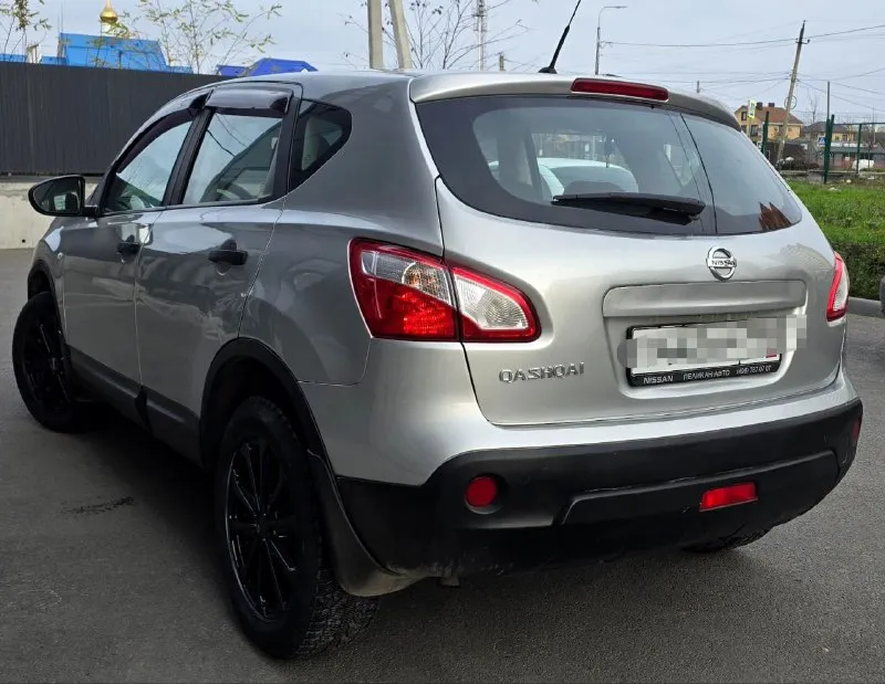 Продаю автомобиль nissan qashqai 2013 года. без дтп родной пробег 155000. птс оригинал. остекление всё заводское. цепной 1,6 механика. два комплекта ключей. то проходила во время по регламенту. салон чистый ухоженный. по кузову как на фото гнили ржавчины нет. осмотр г. донецк звонить по номеру телефона +79496167298 или пишите в телеграмм если нет связи. цена 1000000 продажа с полным переоформлением. юридически чист. 📲 tg: анна 📞 звоните: +7(949)6167298 - фотография - 6