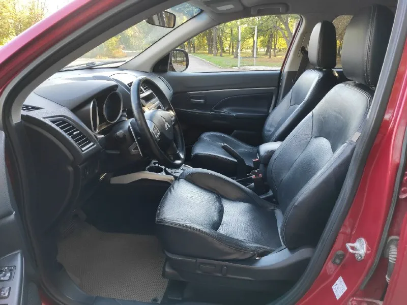 Продам mitsubishi asx, 2010год, мотор 1.8, акпп, пробег 194000км, передний привод, хорошая комплектация на коже, климат контроль, обогрев сидений, мультируль и т. д. 2 ключа, сервисные книги, 2 хозяина! машина обслужена в хорошем состоянии! цена 1.150.000руб. торг. +79494015152 📞 звоните: +7(949)4015152 - фотография - 4