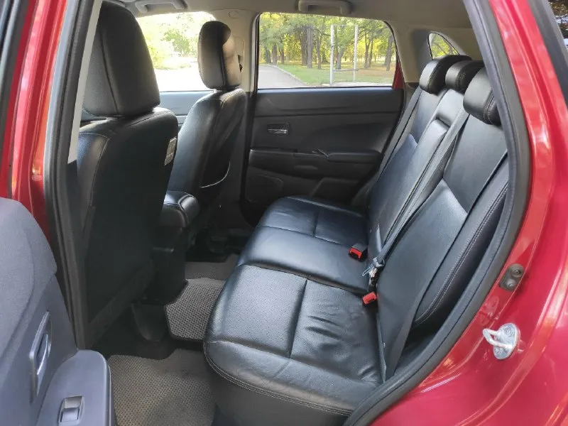 Продам mitsubishi asx, 2010год, мотор 1.8, акпп, пробег 194000км, передний привод, хорошая комплектация на коже, климат контроль, обогрев сидений, мультируль и т. д. 2 ключа, сервисные книги, 2 хозяина! машина обслужена в хорошем состоянии! цена 1.150.000руб. торг. +79494015152 📞 звоните: +7(949)4015152 - фотография - 5