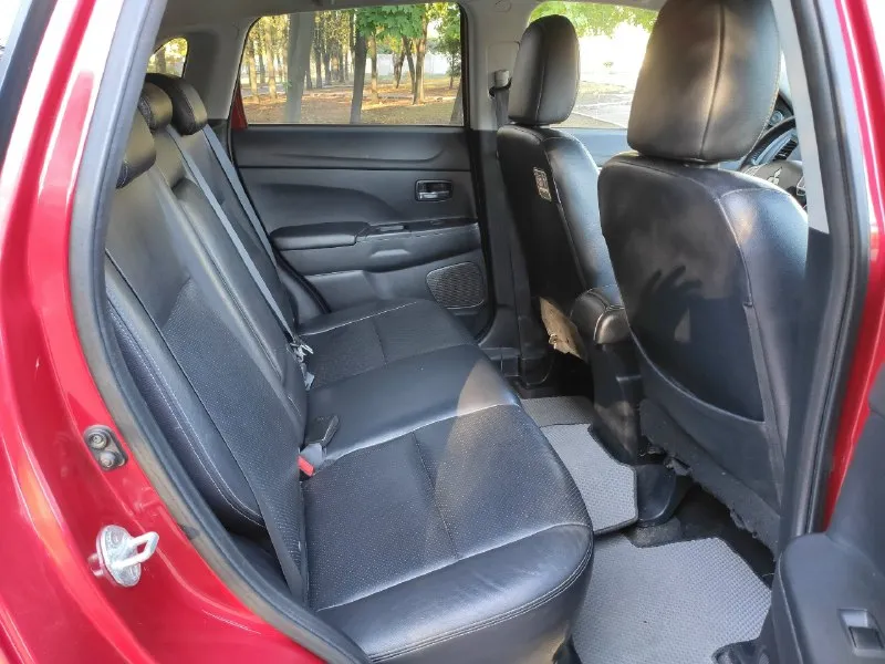 Продам mitsubishi asx, 2010год, мотор 1.8, акпп, пробег 194000км, передний привод, хорошая комплектация на коже, климат контроль, обогрев сидений, мультируль и т. д. 2 ключа, сервисные книги, 2 хозяина! машина обслужена в хорошем состоянии! цена 1.150.000руб. торг. +79494015152 📞 звоните: +7(949)4015152 - фотография - 6