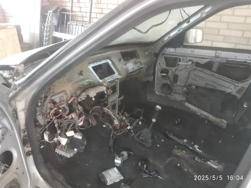 Продам 2е приоры универсал 2011года,126 мотор пробег 242 000 тысяч кузов и дно требуют ремонта газевро4 180 регион-переоформление езжу каждый день, машина на полном ходу приора универсал 2013 года(после дтп) под востоновление или на запчасти пробег 320 000 тысяч эур и руль, потолок, карты дверей, блок комфорта, эл. дросельная заслонка, подкрылки перед и зад - нету этих деталей на днр постоянном учёте- переоформление за информацией по телефону +79493924960 или в личные сообщения г. зугрэс, днр 📞 звоните: +7(949)3924960 - фотография - 6