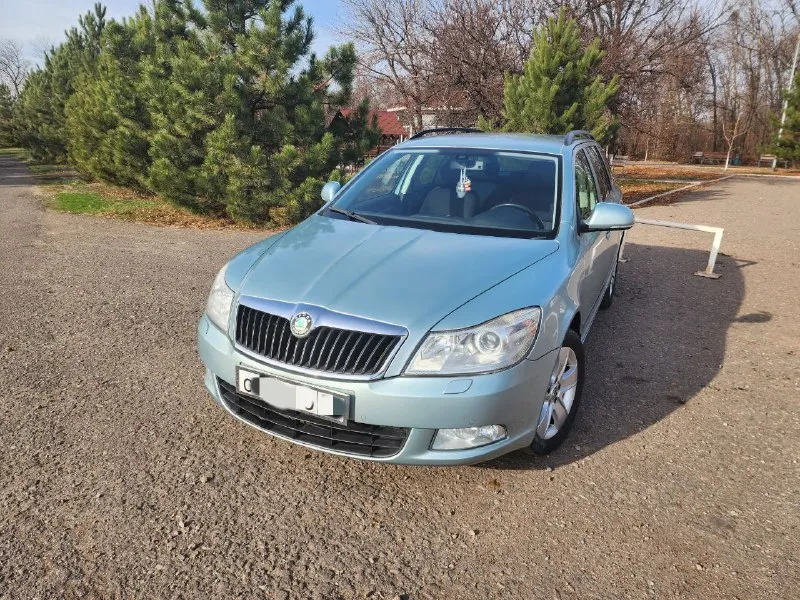 Продам skoda octavia fl elegance 2009г. в двигатель 1.6dti 5ст мкпп пробег 240000км. машина в очень... - фотография