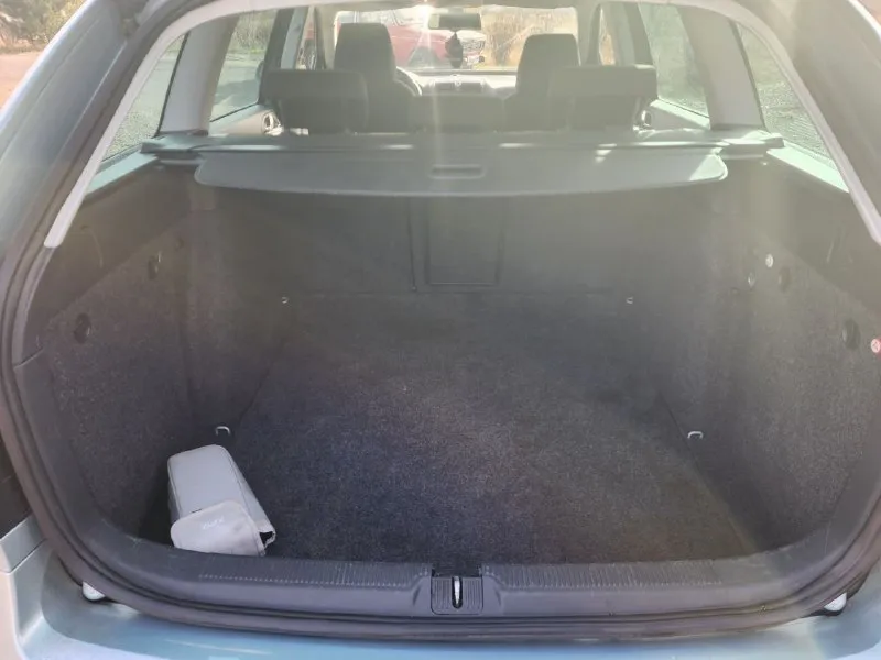 Продам skoda octavia fl elegance 2009г. в двигатель 1.6dti 5ст мкпп пробег 240000км. машина в очень богатой комплектация, двухзонный климат контроль, круиз контроль, подогрев всех 4 сидений, мультируль, maxidot, передний задний партронник, омыватель фар, датчик света и дождя, затимнение всех зеркал, складываение зеркал. заводская тонировка задних стёкол. машина в одной семье более трех лет. состояние очень достойное. учёт постоянный, полное переоформление в мрэо. цена 870к торг у капота❗ осмотр г. енакиево тел. +79493089122 - фотография - 7