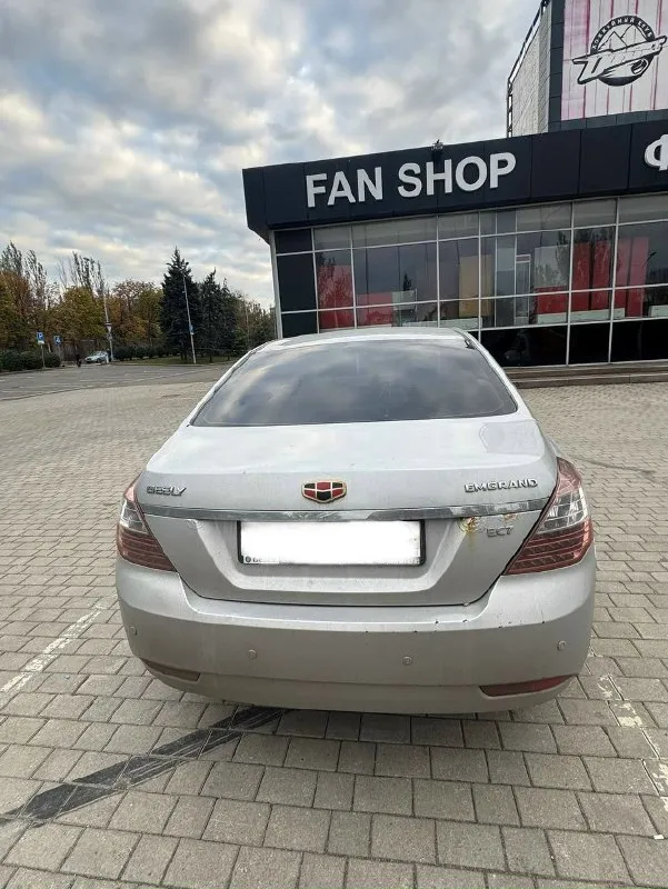 Продам geely emgrand еc7 2012 года коробка автомат объем двигателя -1,8 установлен газ пробег - 150 000 два комплекта резины, два ключа имеются недостатки, вопросы по телефону +79496412534 цена 300 тыс, торг 📞 звоните: +7(949)6412534 - фотография - 2