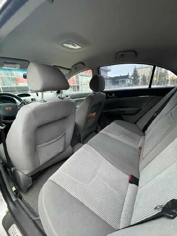 Продам geely emgrand еc7 2012 года коробка автомат объем двигателя -1,8 установлен газ пробег - 150 000 два комплекта резины, два ключа имеются недостатки, вопросы по телефону +79496412534 цена 300 тыс, торг 📞 звоните: +7(949)6412534 - фотография - 6