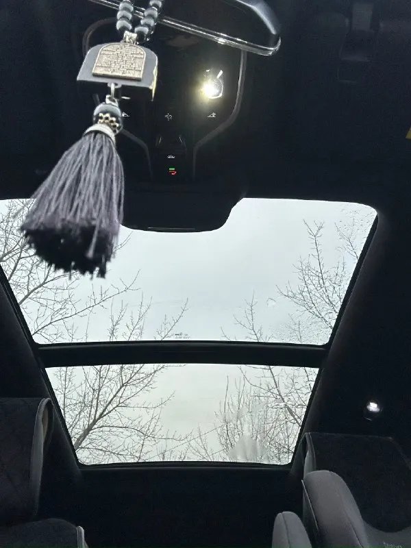 Продам свой geely monjaro 2023 года с пробегом 50.000 км! покупался новым в салоне ростова fresh avto в мае 2024 года ! мотор 2 литра турбо бенз 238 л. с ! весь в родном окрасе ! все вовремя менялось, замена масло каждые 5-7 тыс ! полностью обработана ! перед затянут пленкой ! в решетке и бампере установлена сетка ! стоят пороги ! салон весь заклеен пленкой, экраны заклеены стеклами защитными, сиденье в чехлах с момента покупки ! камера 360, хорошая музыка и так далее! короче лучше увидеть ! по комплектации гуглите, есть все что нужно для комфортной езды ! машина ни разу не подвела ! два комплекта колес, два комплекта чехлов на сиденья, два ключа ! причина продажи покупка недвижимости ! нужно поменять лобовое стекло по желанию, прилетел камушек, на это уступлю конечно ! цена 3.450 🍋 + торг ! макеевка гвардейка +79493311994 📞 звоните: +7(949)3311994 - фотография - 9