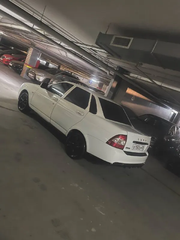 Продам приору год 2015 стоит гбо стоит хорошая музыка состояние отличное, звоните приезжайте смотрит... - фотография