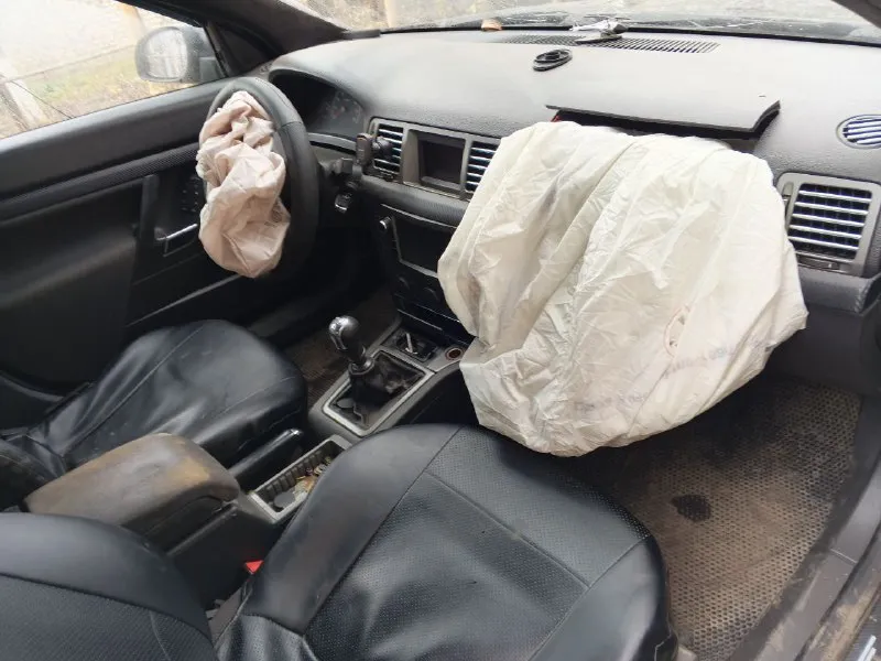 Opel vectra c 2007 год, двигатель 1,6 в рабочем состоянии коробка тоже ! под восстановление. находит... - фотография